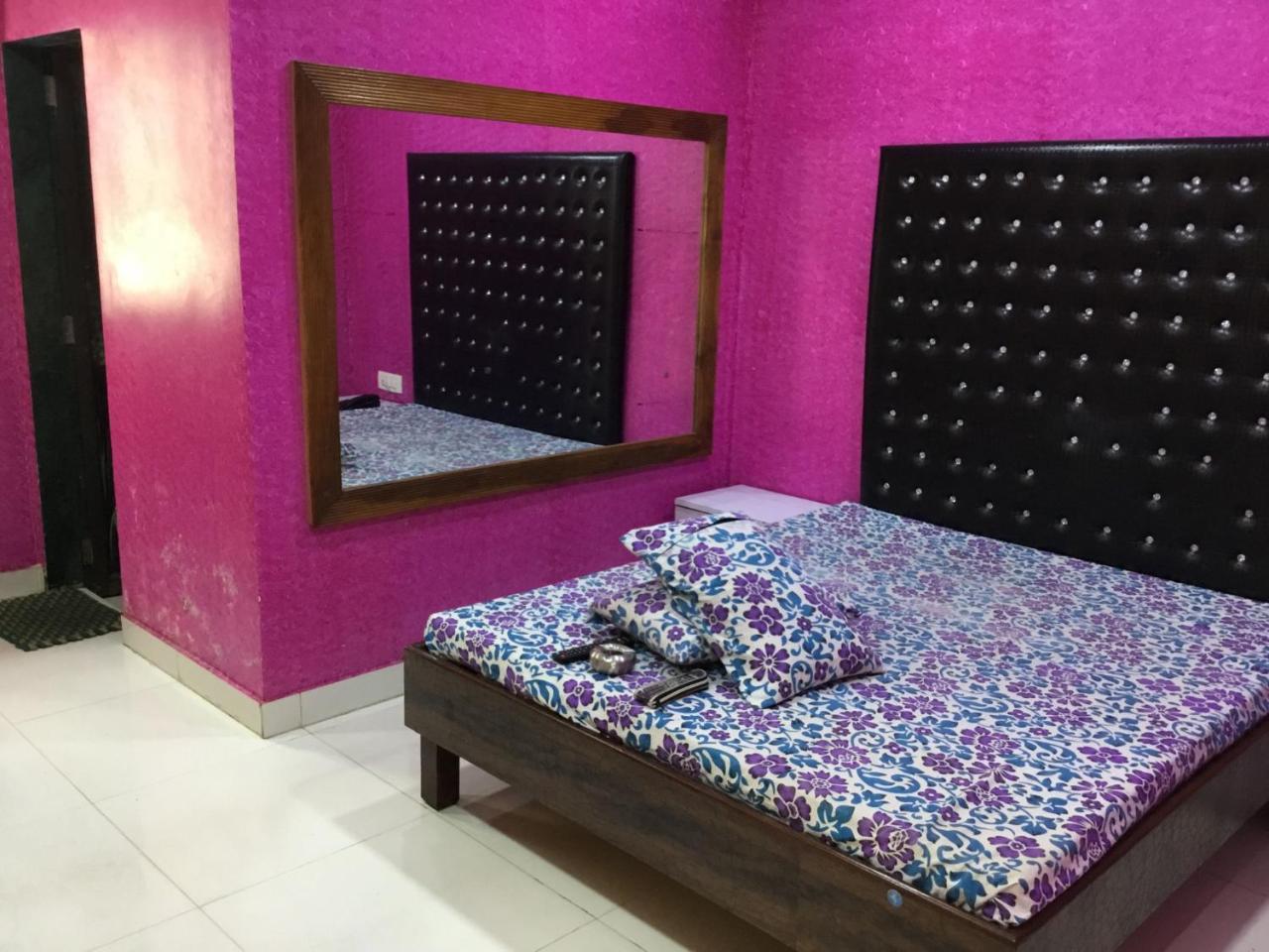 Spring Resort & Lodging Mumbai Bagian luar foto